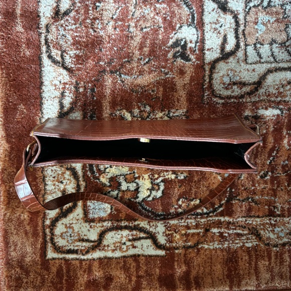 Rich Brown Croc Embossed Shoulder Bag - Picture 7 of 12
